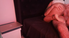 EMY_AND_JONH: Elle pense qu’il n’y a personne à la maison et monte...