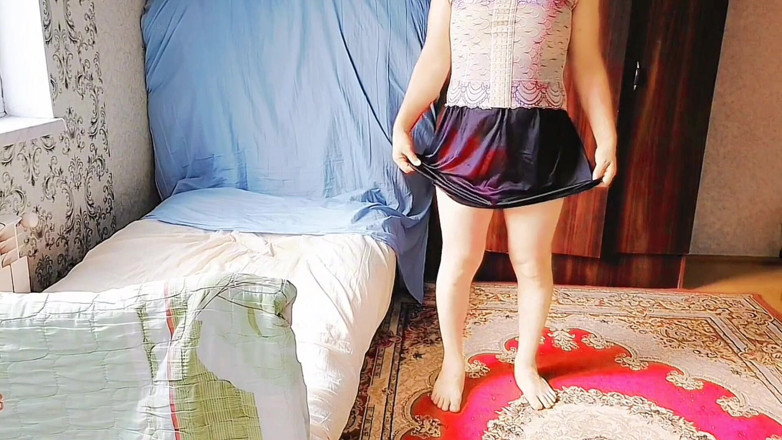 Kitty_Cross: Femboy mềm mại kéo dài đôi chân trong trang phục yoga