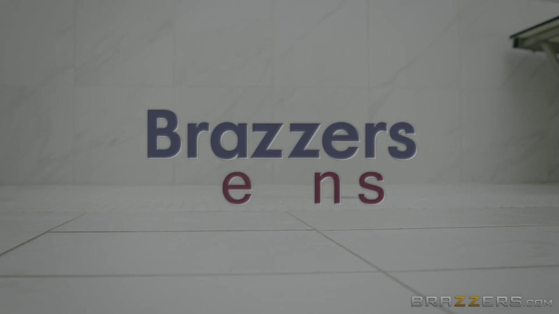 BRAZZERS: Couchette, lit et bang