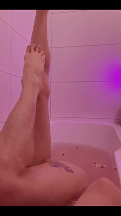 iamtonyrey: La serie da bagno continua a guardare