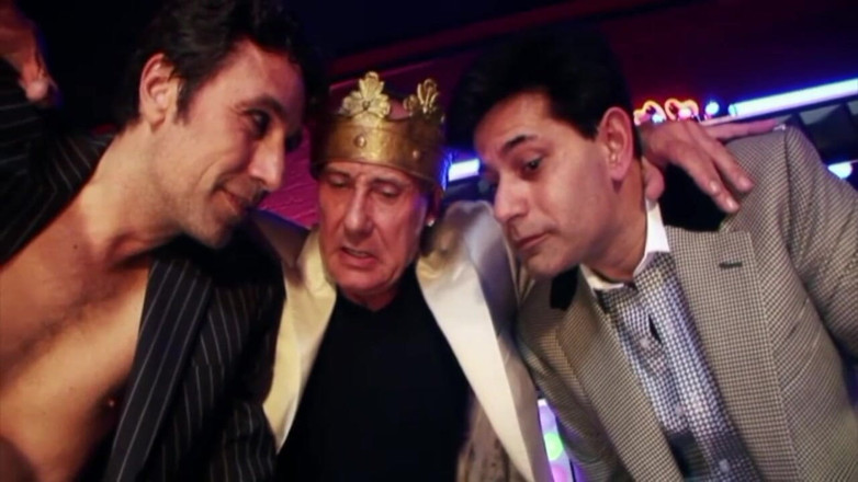 Bitch fucked bareback by big cock: King Throws Orgy in A Club