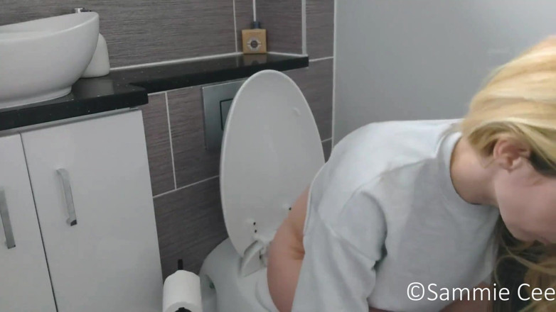 Sammie Cee: Toilet pee compilation 2