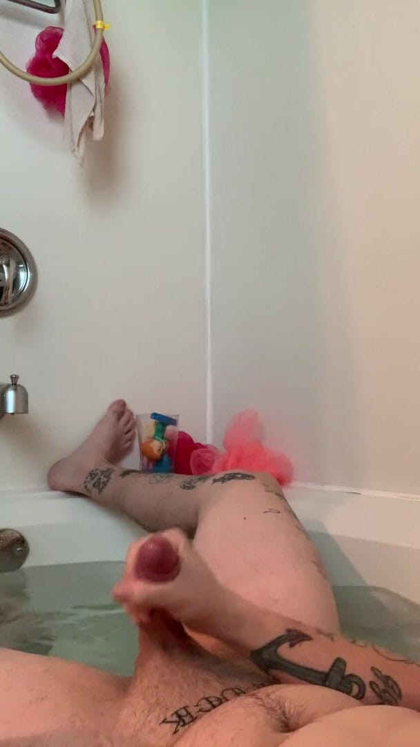 Ryan Thomas: Velký penis střílí tlustou nálož