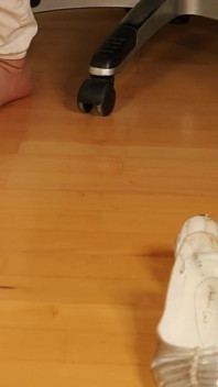 Silver peeptoe Slingbacks &sheer nackte nylons - Footplay & Shoeplay