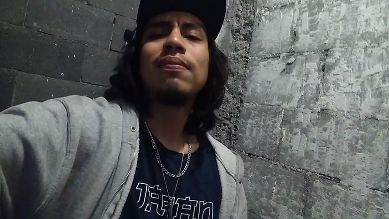 AlexAlejandro13: Penis saya sangat terlihat