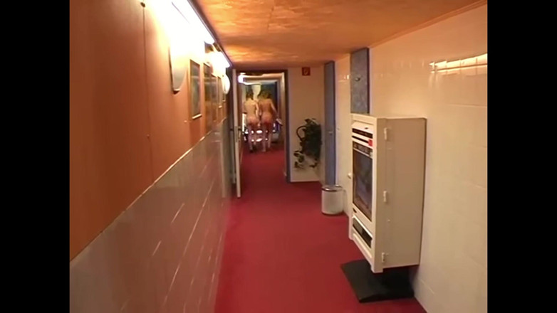 Bisco Birchwood Productions: La studentessa universitaria viene beccata e punita!