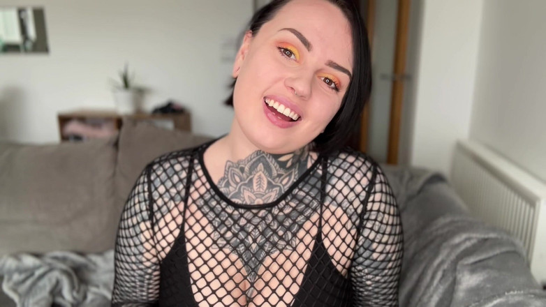 Miss Valentina: Valutazione di un grosso cazzo