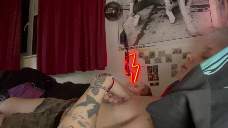 Glitterqueen1999: Glitterqueen1999 edging, tétons, tétons, torsion, éjaculation, éjaculations gothiques, piercings