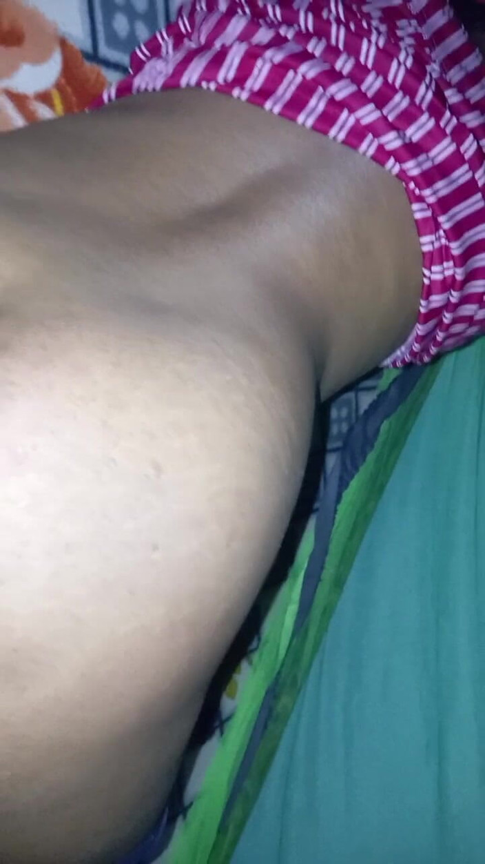 Manjushukla: Teve a primeira vez de sexo anal com bela indiana