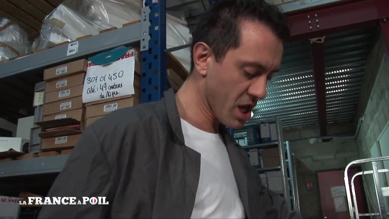 Girls Bang: 직원에게 따먹히는 섹시한 짧은 머리 빨간 머리 애널