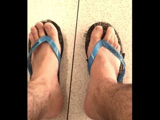 Manly foot: My Flip Flops Want to Show off My Feet Tops -...