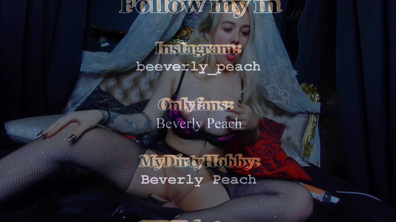 Beverly peach: Masturbasi di ranjang ibu tiriku!