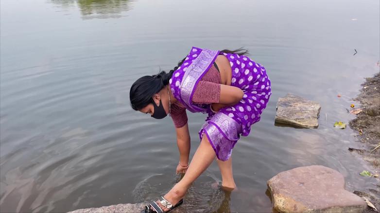 Raniki chut: Desi Frumoasa Bhabhi în aer liber privat sex hindi audio complet