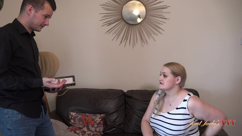 Aunt Judy's XXX: Cycata BBW MILF Becky rucha komornika