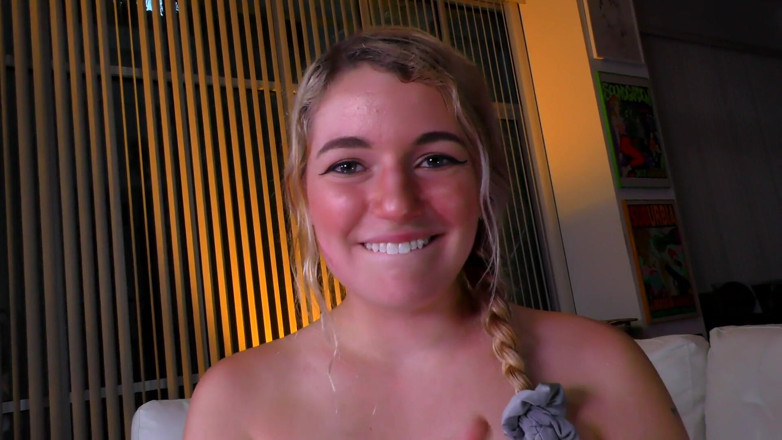 Mr. POV: Abby Adams acea fapte vecine!