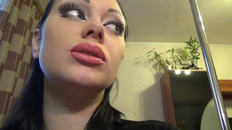 Goddess Misha Goldy: O uriașă blândă te înghite de vie