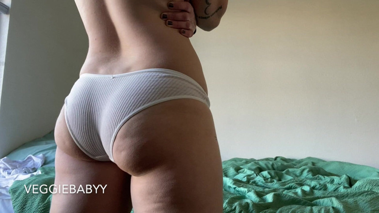 Veggiebabyy: White Full Back Panties Try on in Socks