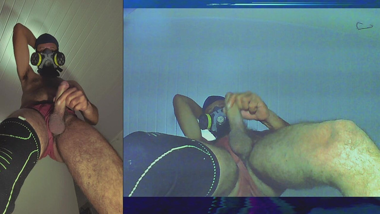 Stink HairyMale: Jockstrap, czerwona bielizna, maska gazowa i kominiarka
