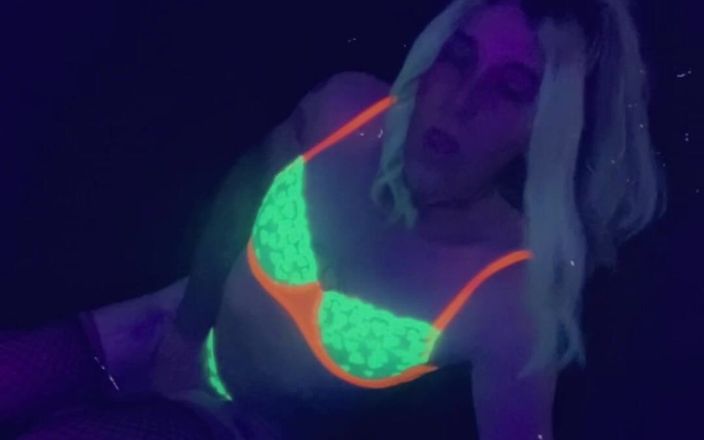 Mykie Melatonin: Sexy party-schlampe will deinen schwanz