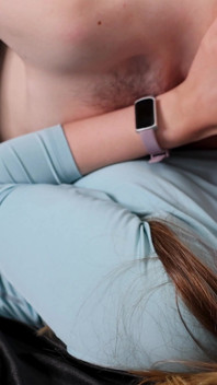 Zatímco se můj paroháč přítel připravuje do práce, šukám jeho náhradu