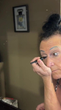 Niezen door make-upkandy is allergisch voor glamour