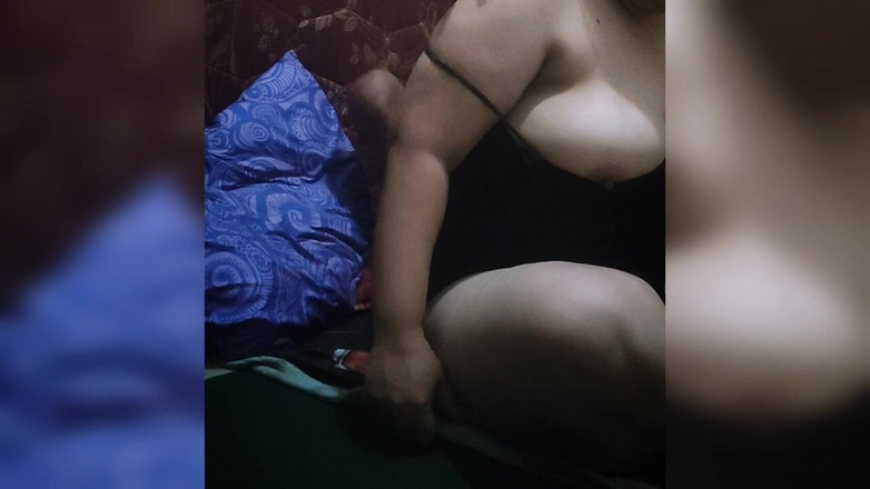 my_wife_chubby: Tolong kongkekkan saya. Pepek saya sudah basah, saya sangat miang