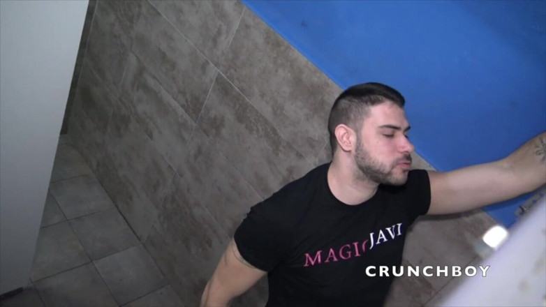 Bareback Made in Spain: Leo Grin fodido cru por garoto hetero curioso magia javi