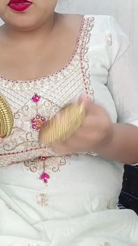 seksi hot larki ko setisfaction ke lie bara aur mota land chaahie