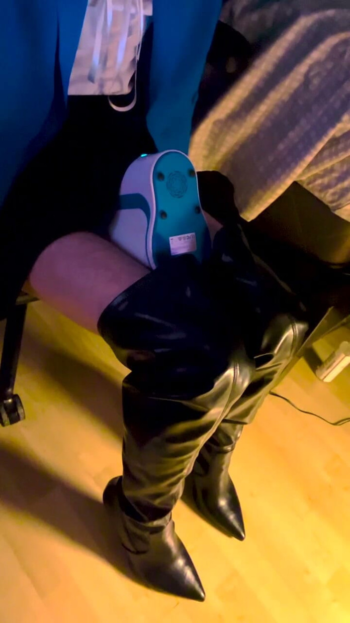 OverTheKneeLover: Overthekneelover Intense Solo Male Masturbation with Hot Leather Boots