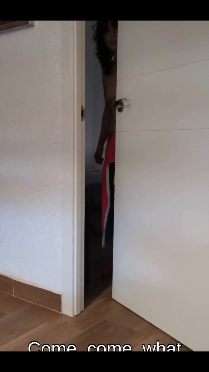 Hard & Rock cc: Ich erwischen meinen mitbewohner beim spielen, ich lutsche seinen schwanz...