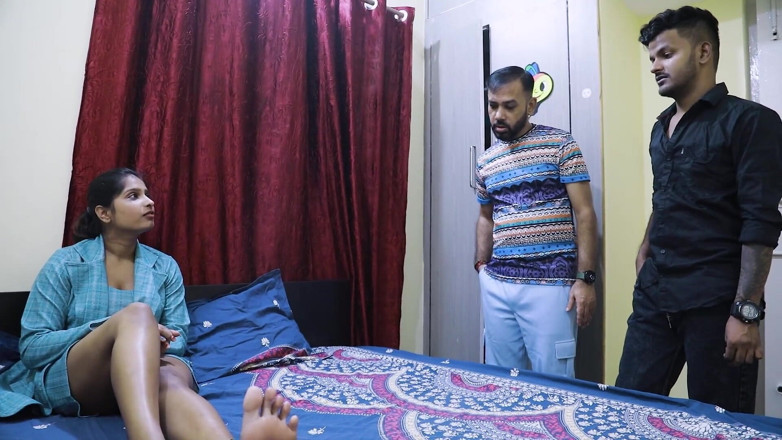 Uncutadda: Uma senhora chefe fodeu seus dois servos quase porque eles...