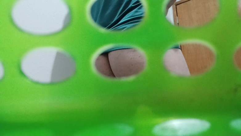 amateurbrazilian: Du kannst meinen Hintern durch die Löcher im Greenscreen sehen