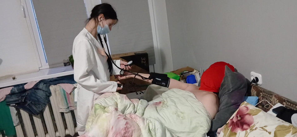 Lesbian-candys: Sexy brunetka sestřička nás vyléčila orgasmy