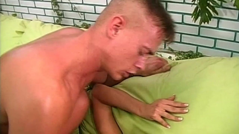 Inhonorof porn: Dobré Šukání Na Zeleném Gauči