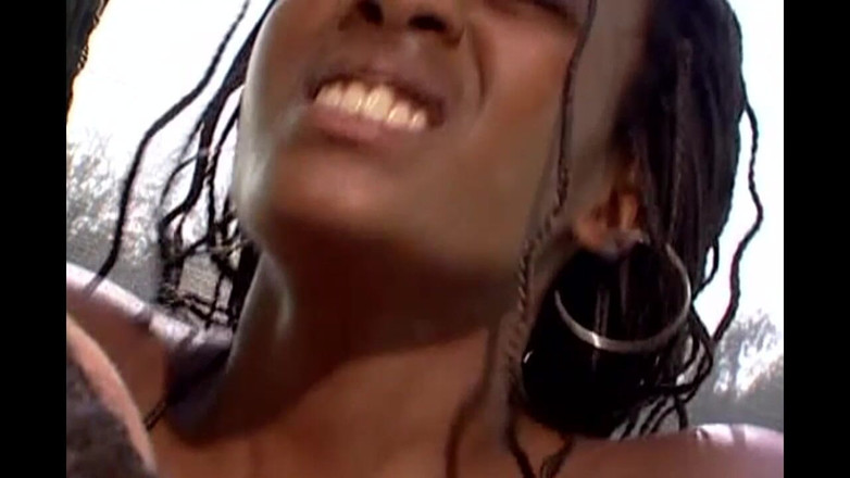 Africans Orgasm: Een Meisje Dat Zo Mager Is Met Di.e Enorme Tieten...