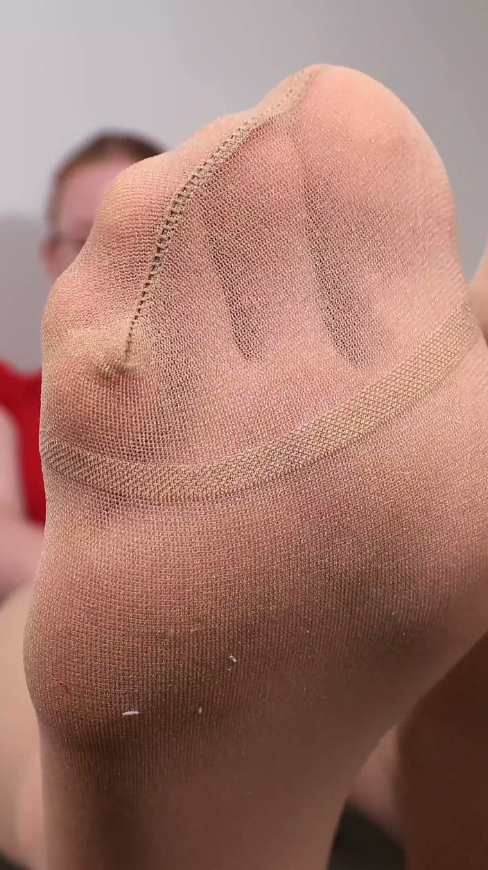 Czech Soles - foot fetish content: Hình phạt quần tất ướt át của giáo viên của bạn