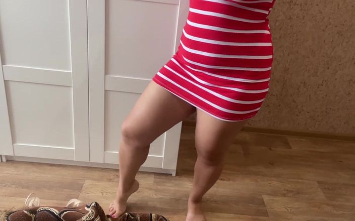 Lux Eva: Giulia menikmati pantyhose seksi barunya