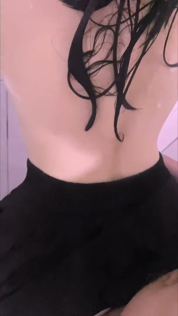 Hashini Hirunika: Bathroom Fun with GF