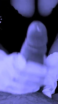 Si blonde panas melakukan BDSM dan menghisap zakar