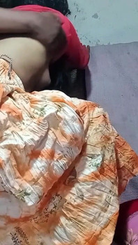 Üvey kız kardeşin yaramaz tatlı romantik sikişi