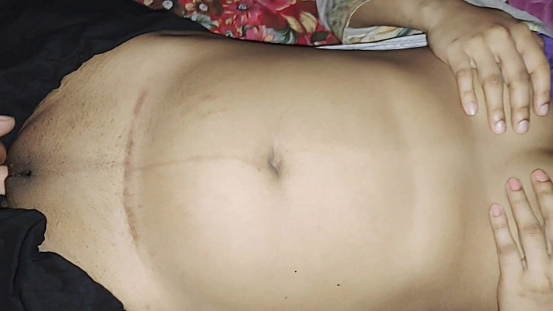 Faryal: Peitos apertados da Uf Bhabi pressionados e colocando um dedo