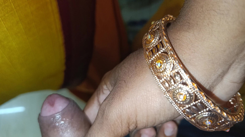 Pushpa porn: 義理の妹とキッチンファックの主婦