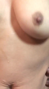 Lapreece Maddox remaja berkulit eboni dikongkek zakar hitam untuk menikmati air mani