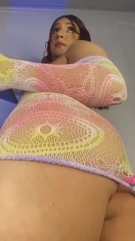 Deep Bubble Ass From Aline for You to Adore