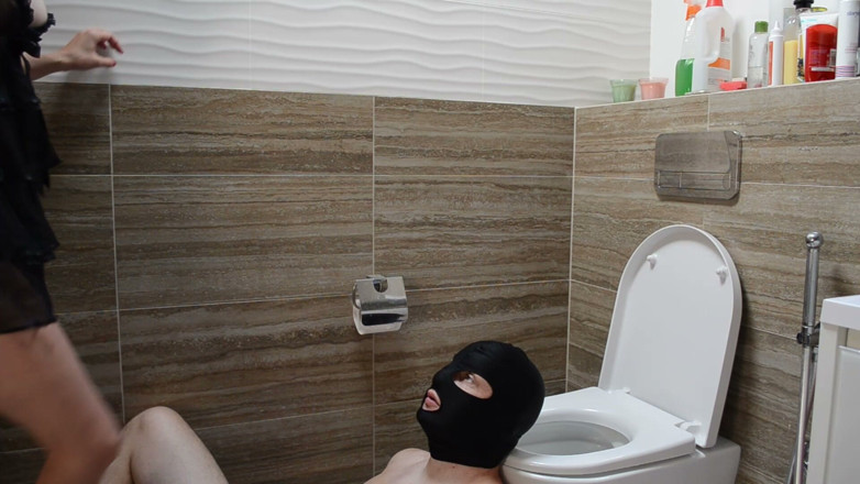 Mistress Mary: Yeni uyandım ve işemek istiyorum
