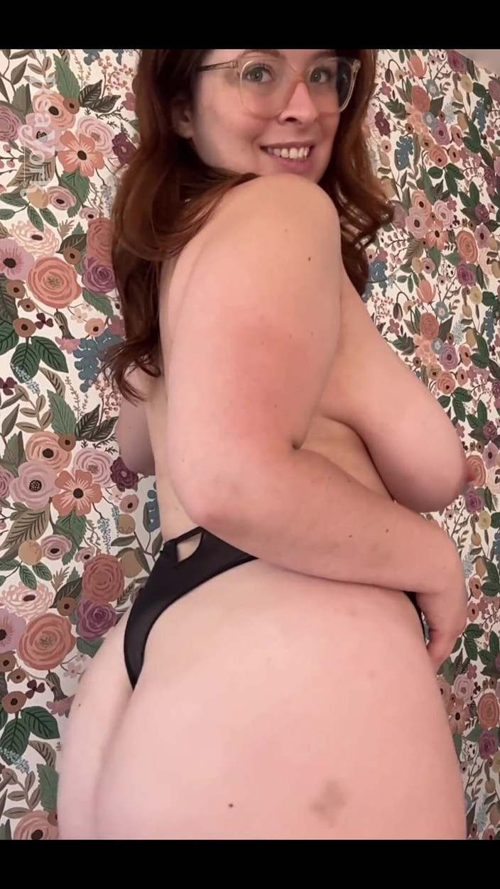 Bea York: Je m’amuse un peu. Profitez de mes mouvements... dans Slo-mo !