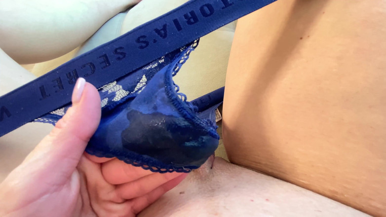 ArinaMills: Sonidos de asrm de goteando coño mojado y orgasmo pulsante