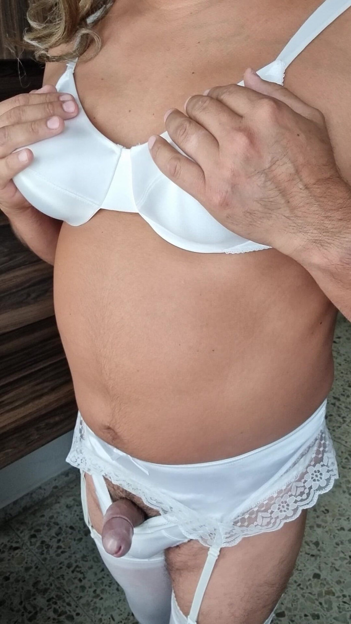 My panties: Sexy novia blanca en lencería