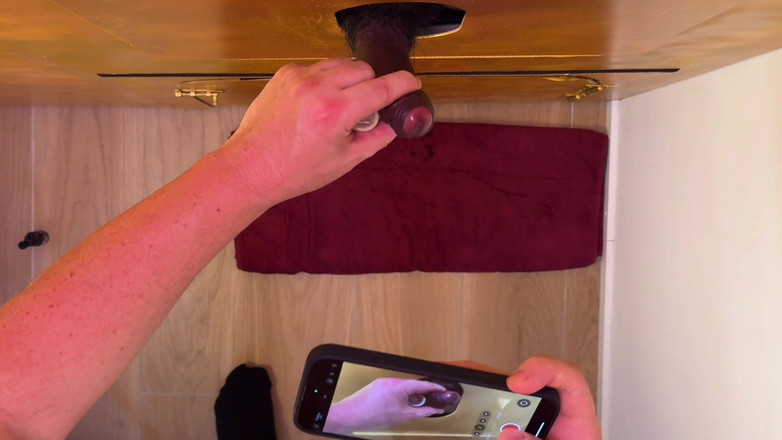 GLORYHOLEGAYS: Ele (18) quer muito - e consegue em Gloryhole