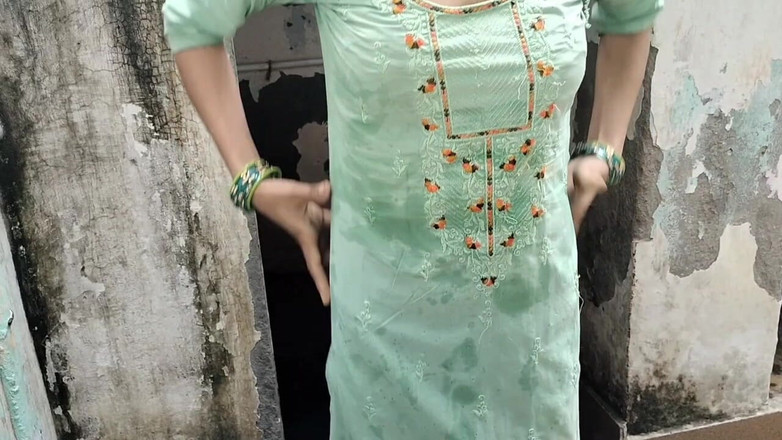 XGirlSapna: Video z koupání Sapny Bhabhi